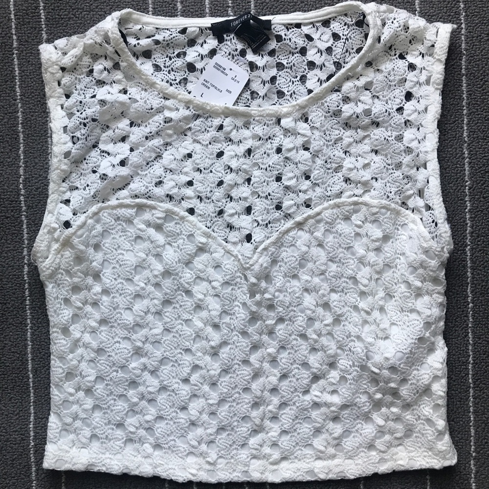 Forever21 NWT White lace sweetheart cropped top